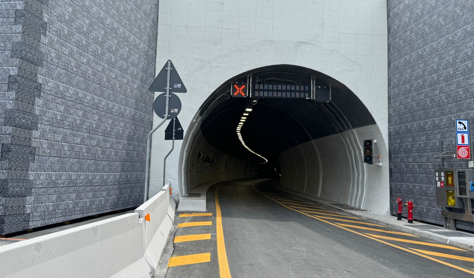 Colle di Tenda, boom di passaggi nel primo weekend: oltre 10 mila veicoli nella nuova galleria