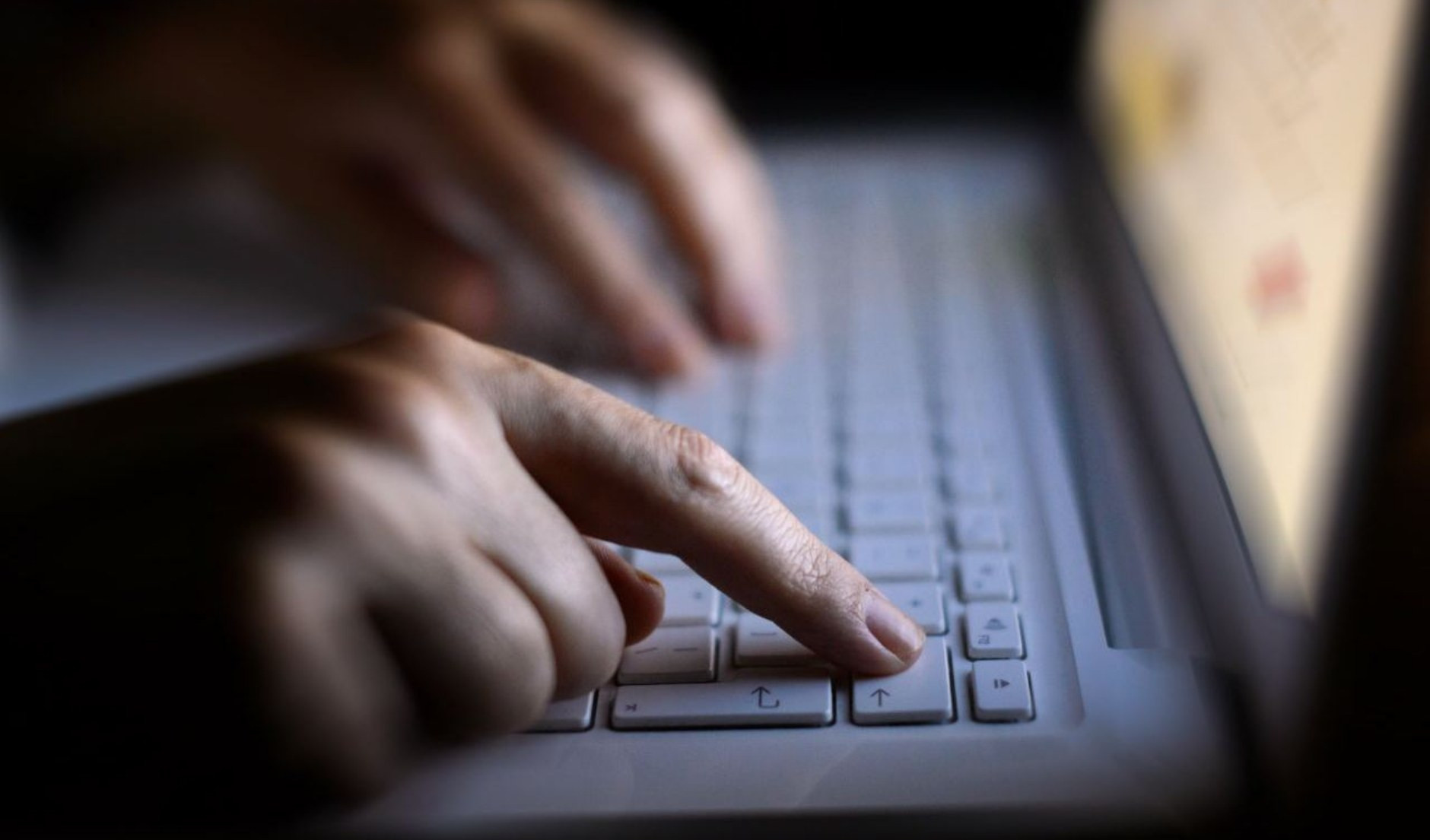Rapallo, si uccide con farmaci comprati nel dark web: indaga la procura