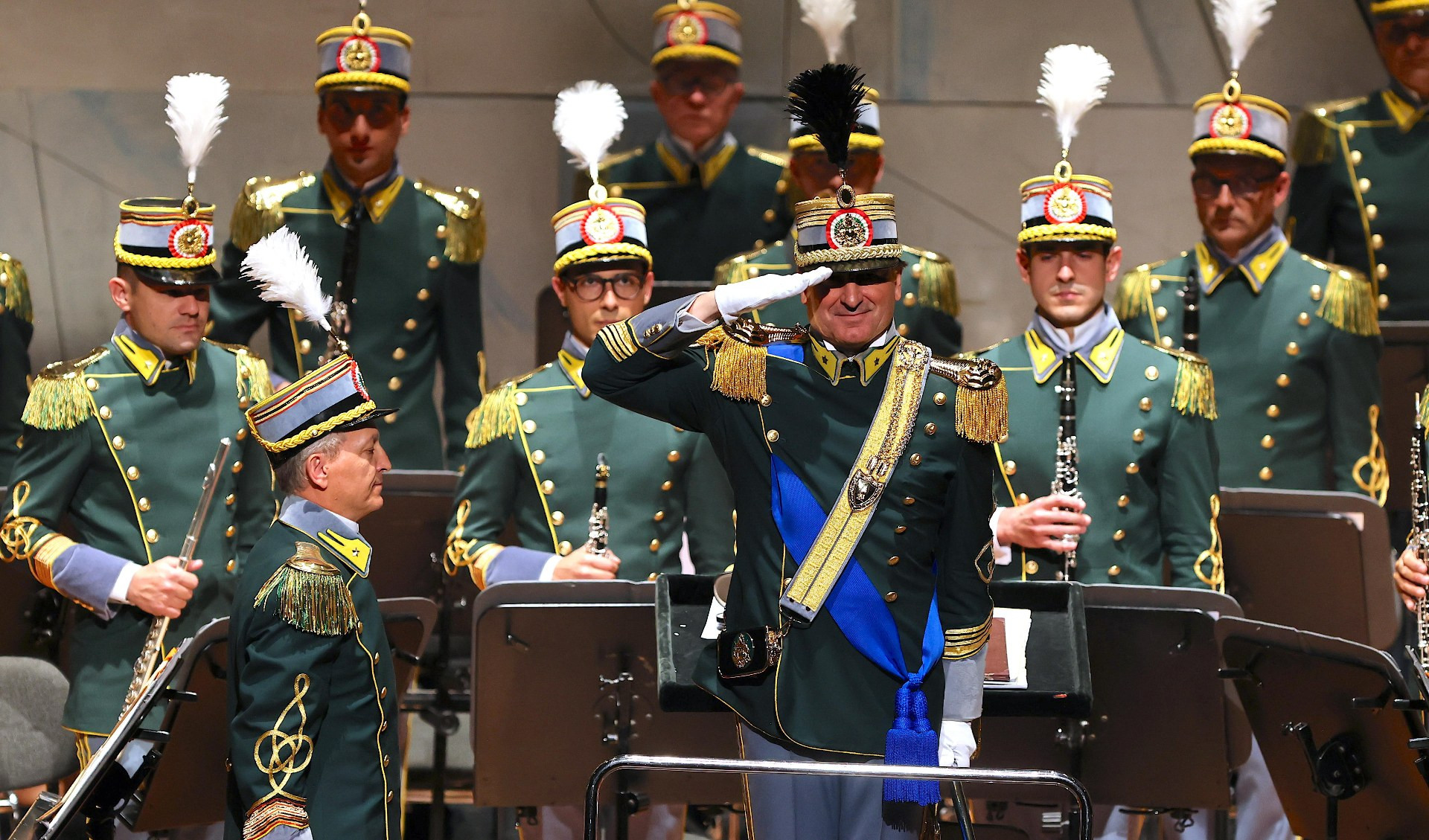 Omaggio a Paganini, lunghi applausi per la banda della Guardia di Finanza al Teatro Carlo Felice