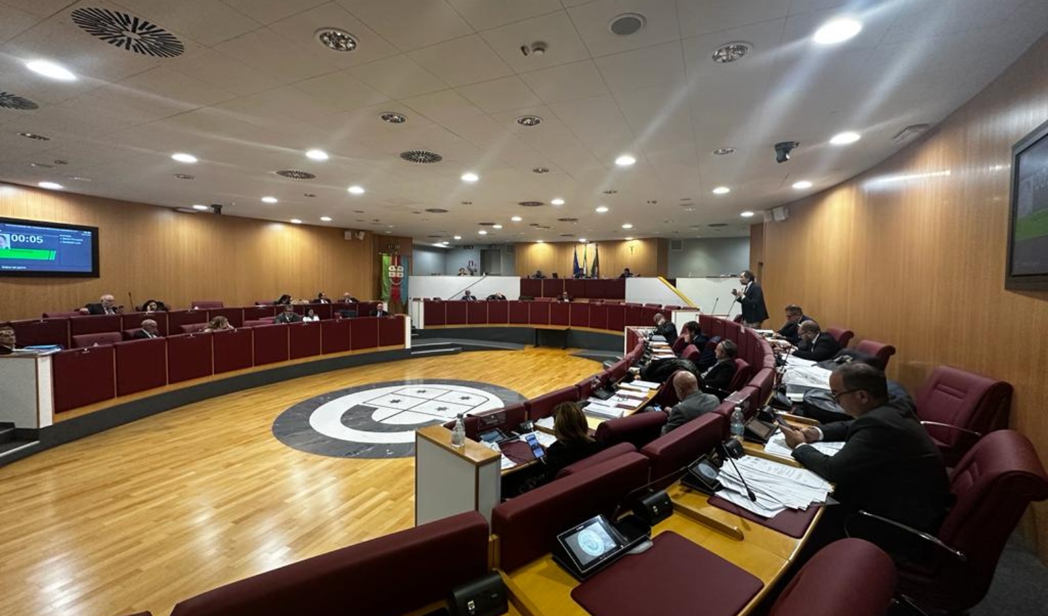 Toti ai domiciliari, le opposizioni invocano subito il voto