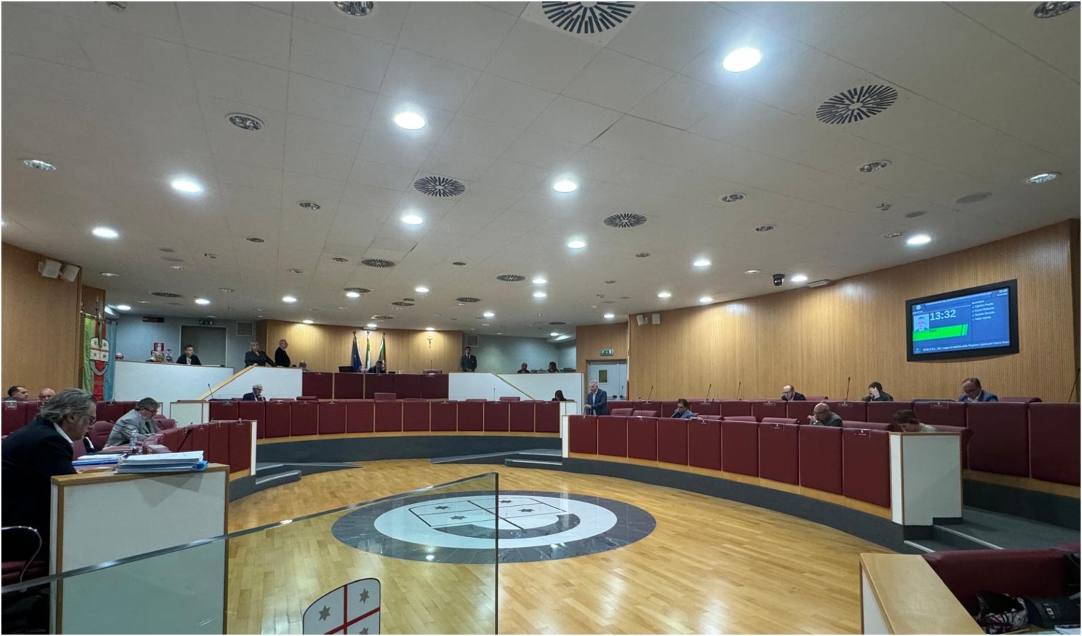 Consiglio regionale, l'aula approva il bilancio: scontro su sanità