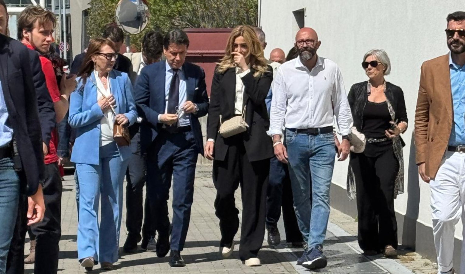 Conte carica Salis: 