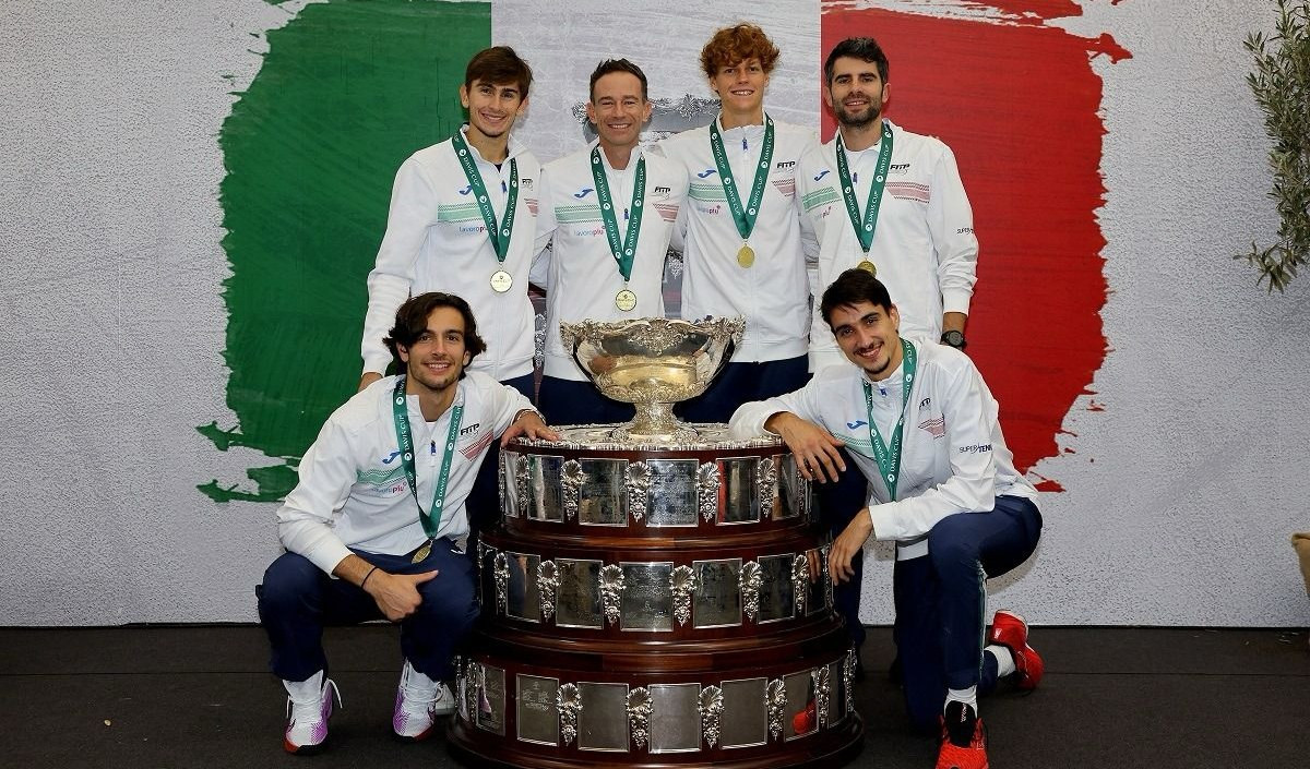 Genova capitale europea sport, la Coppa Davis esposta a Tursi