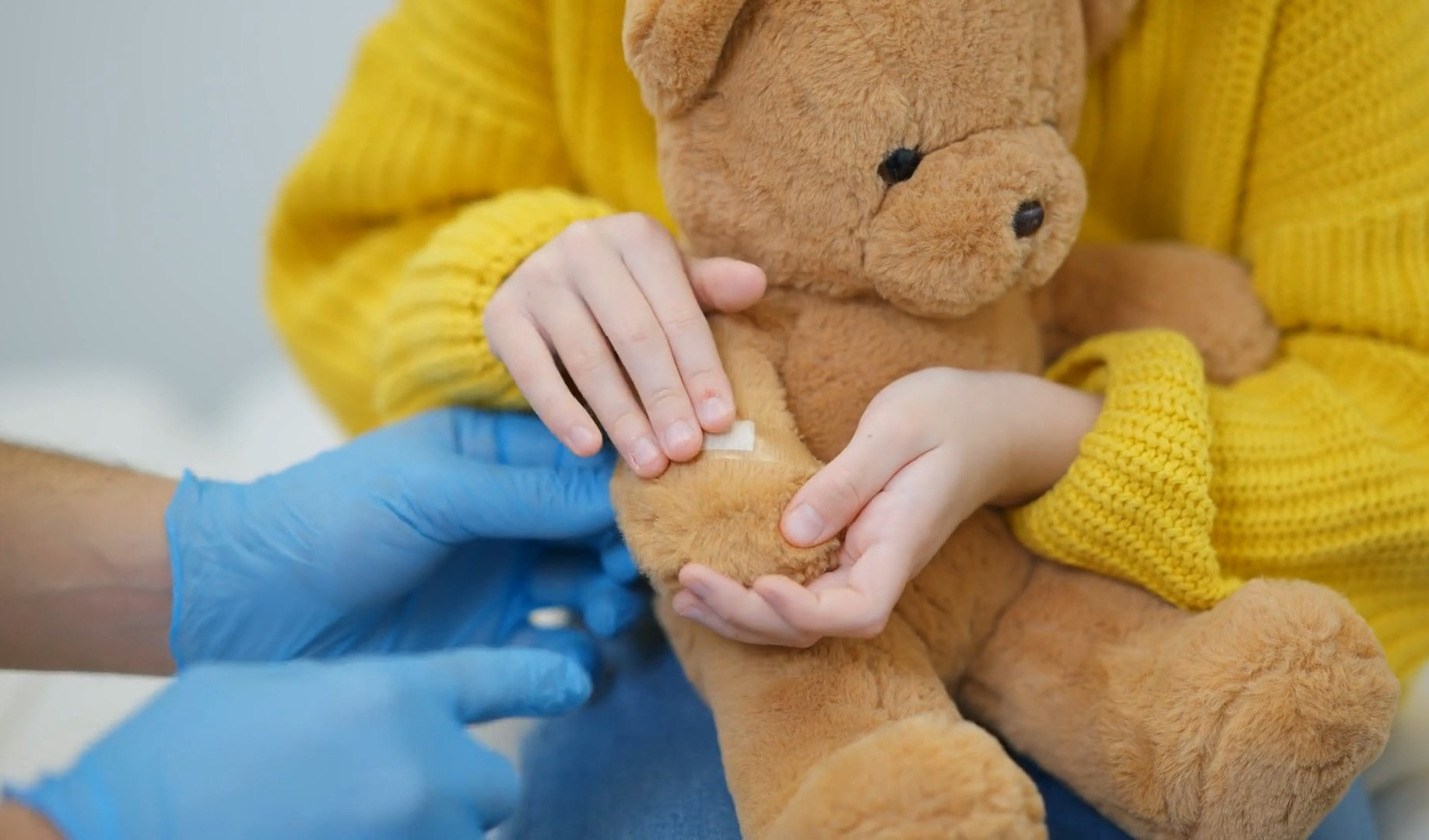 Vaccini ai bambini tra i 5 e 11 anni, giovedì su Primocanale i pediatri rispondono ai dubbi dei genitori 