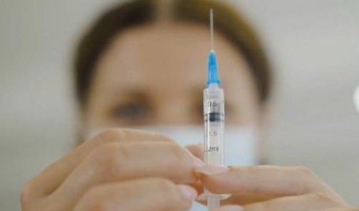 Vaccini, terza dose a quattro mesi dalla seconda dal 10 gennaio