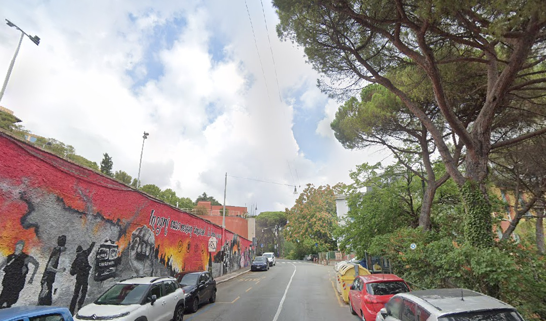 Genova, auto colpisce mezzo parcheggiato: coppia all'ospedale