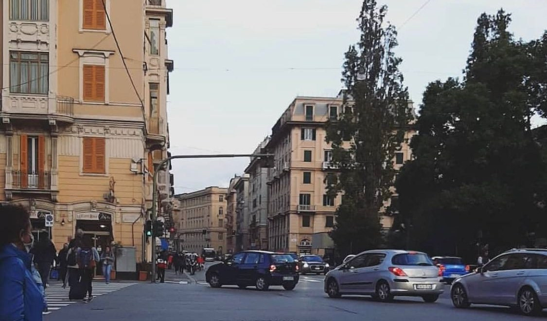Genova, traffico in tilt in corso Sardegna per lavori di asfaltatura