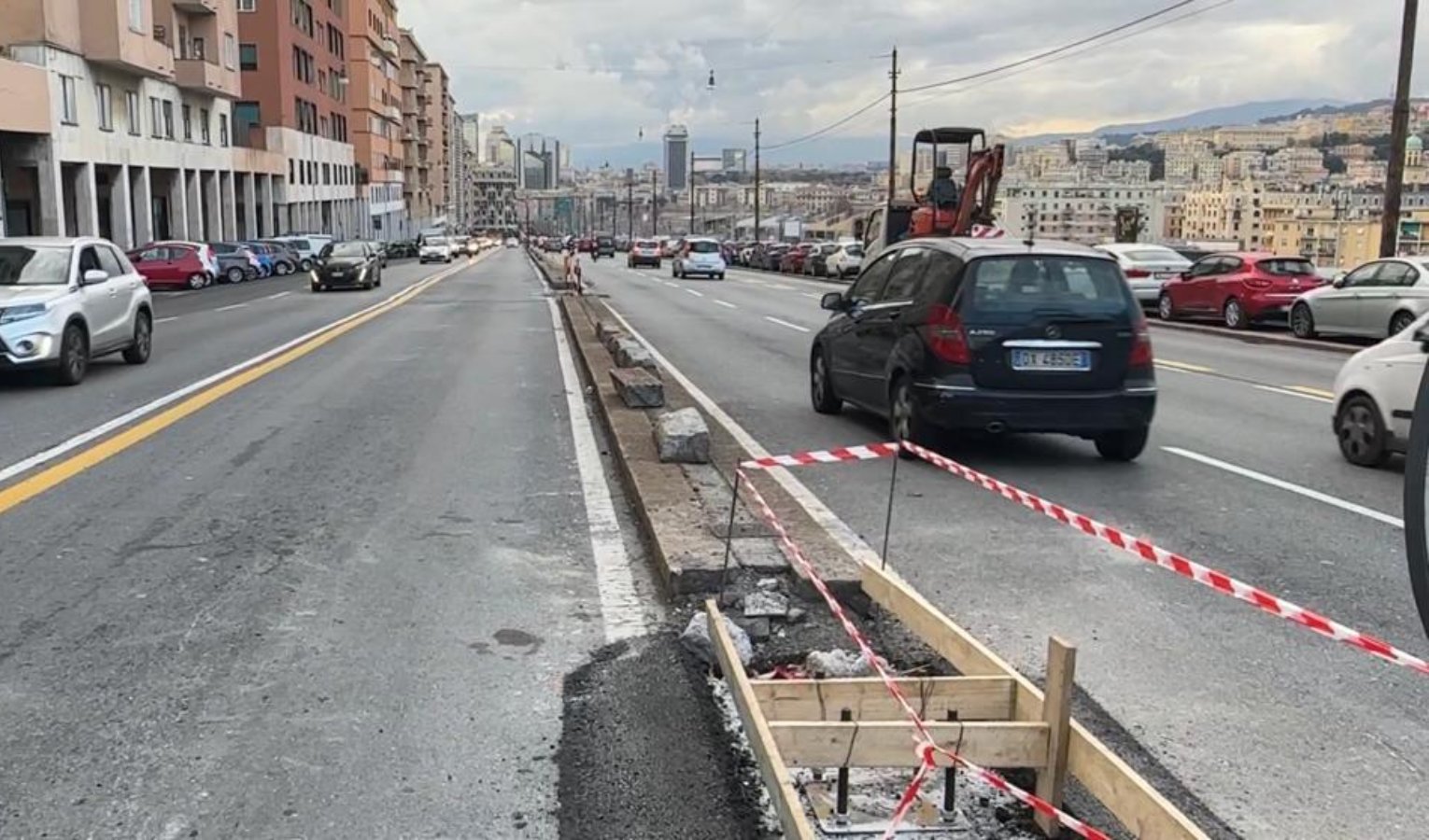 Genova, cantiere parte in anticipo in corso Gastaldi: traffico in tilt a San Martino