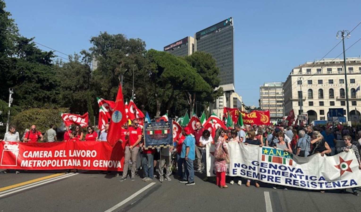Genova scende in piazza per ricordare i fatti del 30 giugno 1960