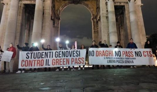 Corteo No green pass a genova