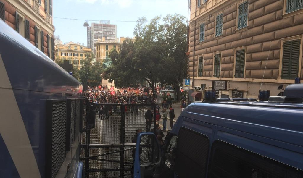 Nel 2019 gli scontri in piazza Corvetto: la Procura di Genova chiede condanne per 47 manifestanti