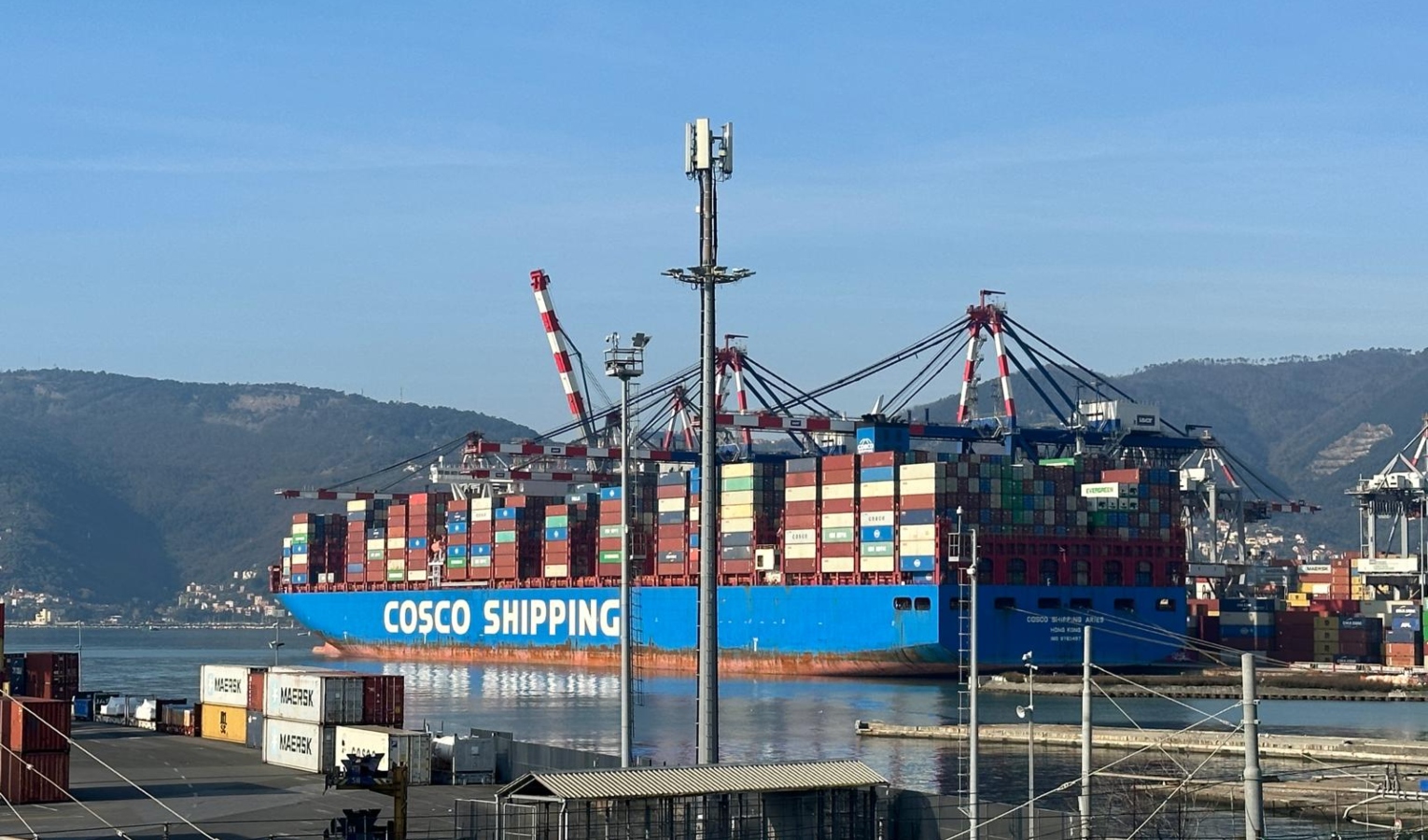 La Spezia, ecco la mega nave da 20mila container 