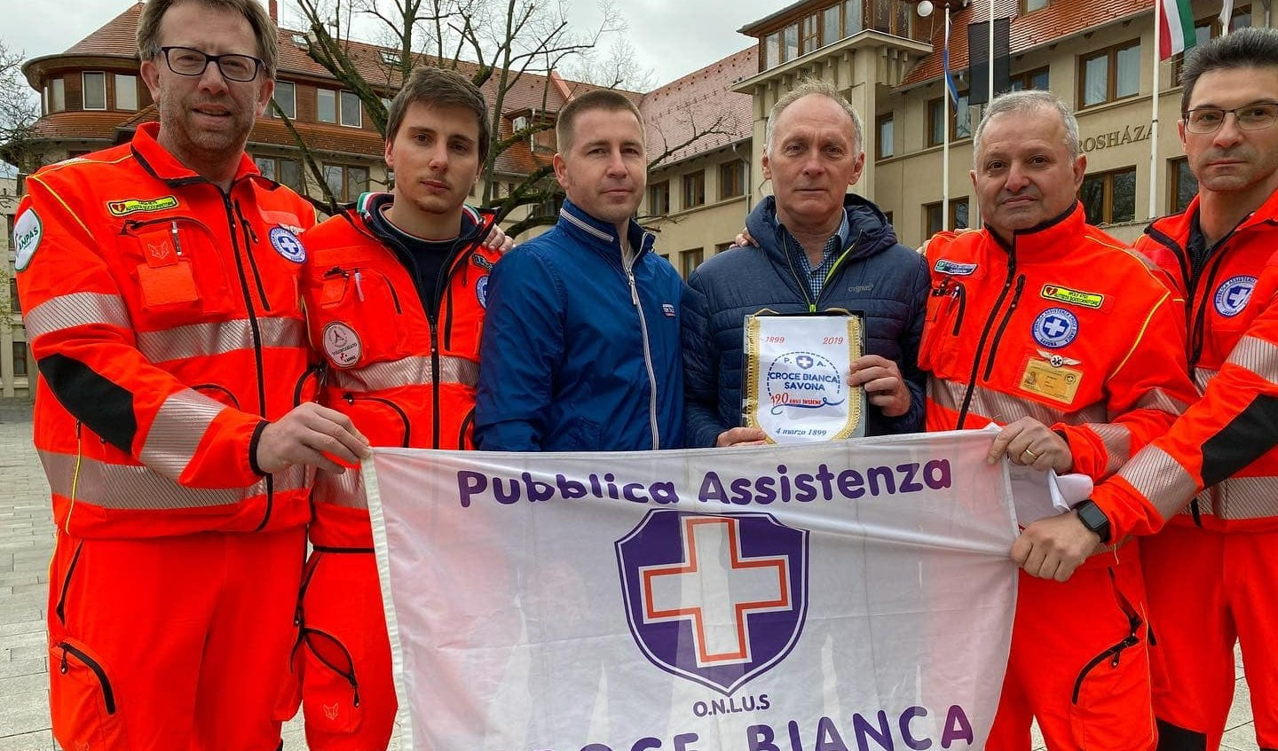 Guerra, la Croce Bianca di Savona è arrivata in Ungheria per aiutare i profughi