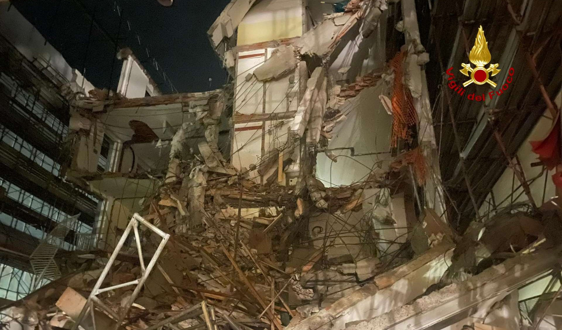 Crolla palazzina a Moneglia, 7 sfollati da parenti e in strutture