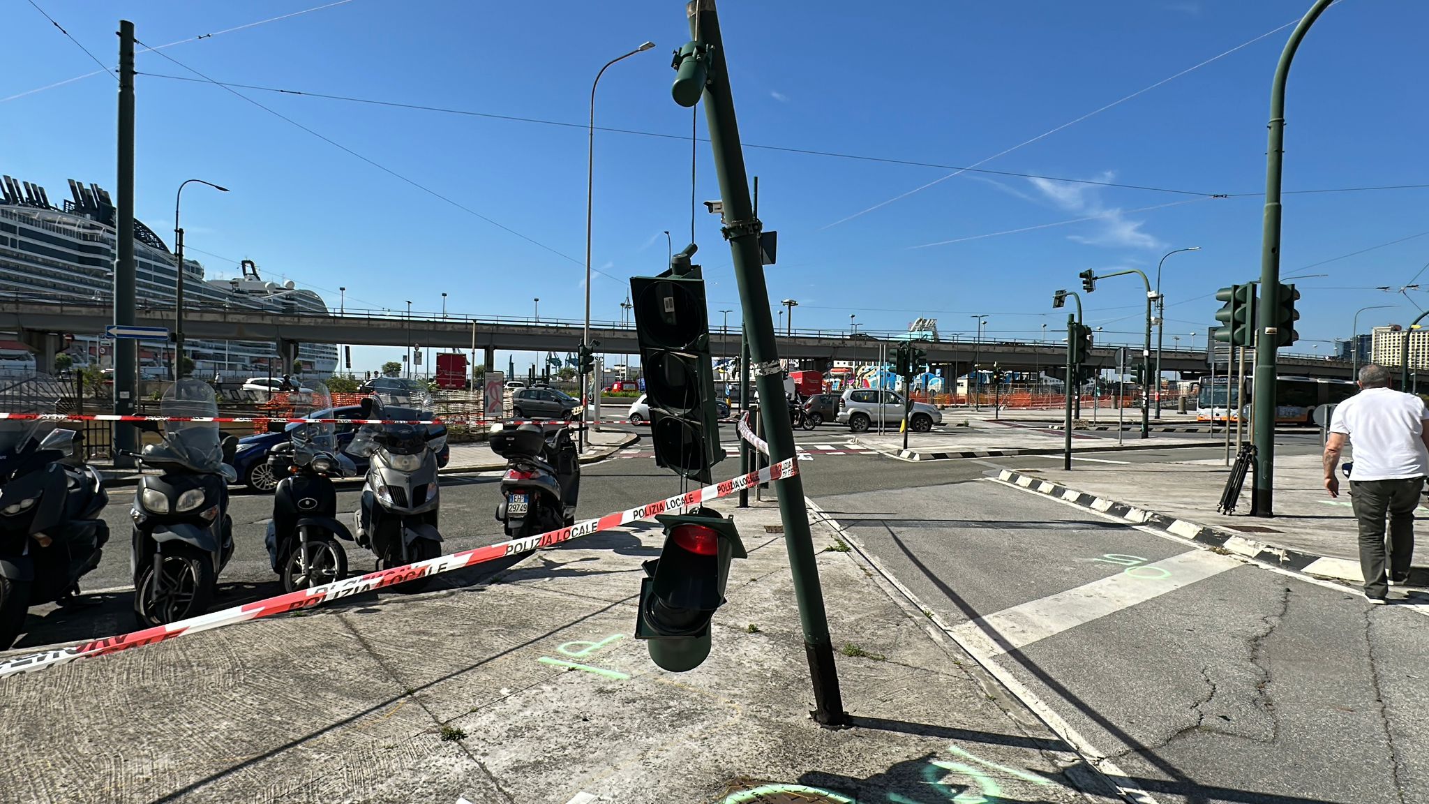 Investimento mortale a Genova, ragazza travolta e uccisa da un'auto in via Buozzi