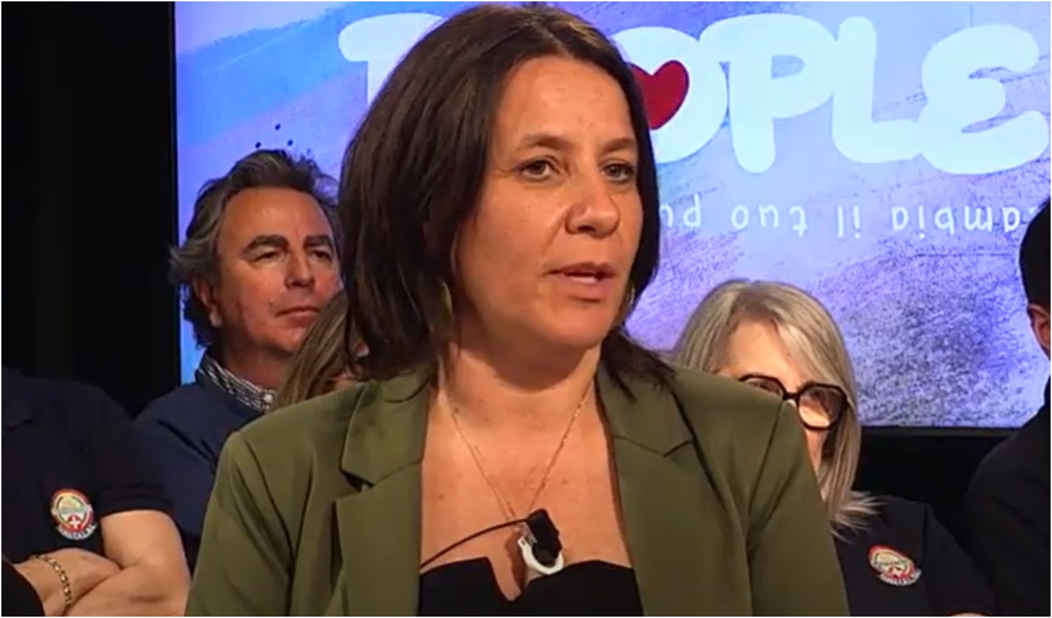 Il terzo figlio di Daniela fino ai 18 mesi ha avuto uno sviluppo normale Donna in studio televisivo