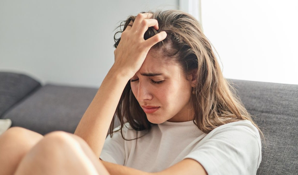 Giornata salute mentale, una ragazza soffre di depressione