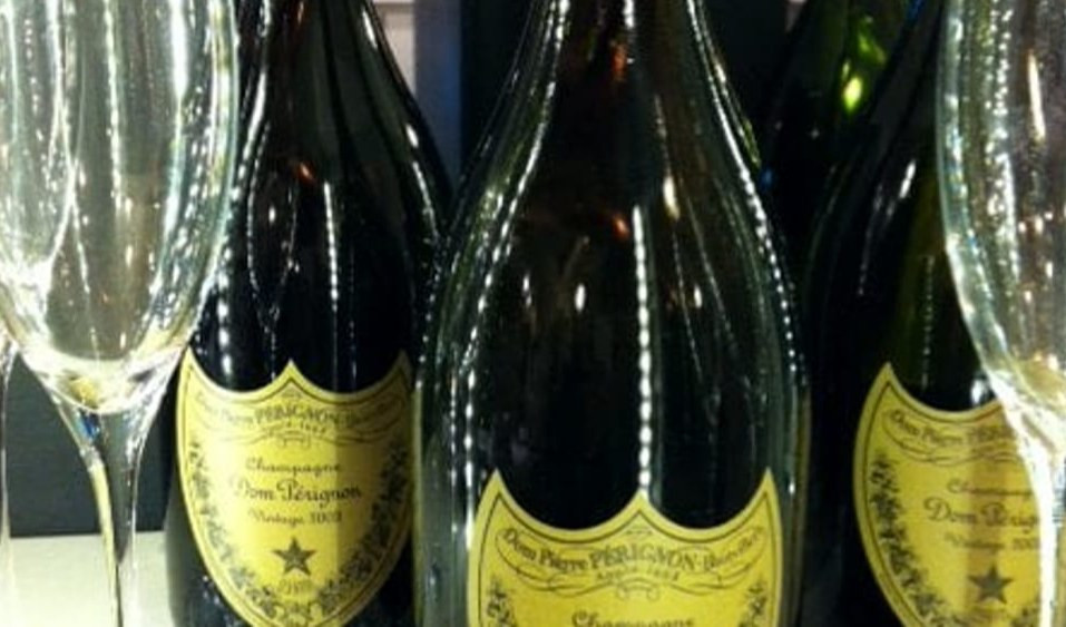 Genova, ladri sommelier rubano sei bottiglie di champagne Dom Pérignon