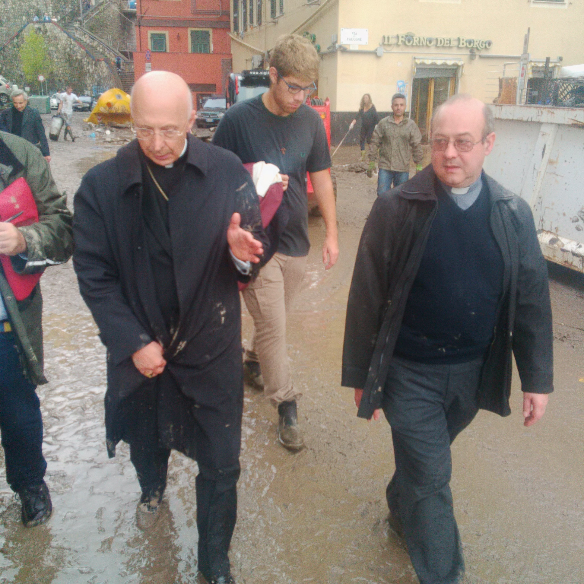 Addio a Don Mario Leonardi, il parroco dell'alluvione di Borgo Incrociati