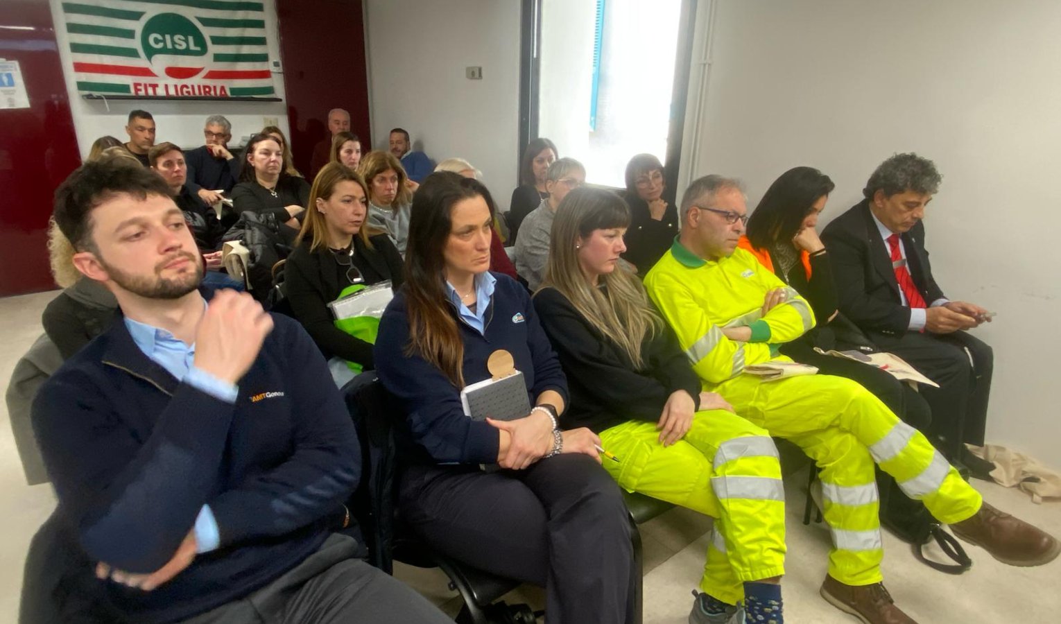 Donne che lavorano in porto, a Genova sono 350: solo 5 in banchina