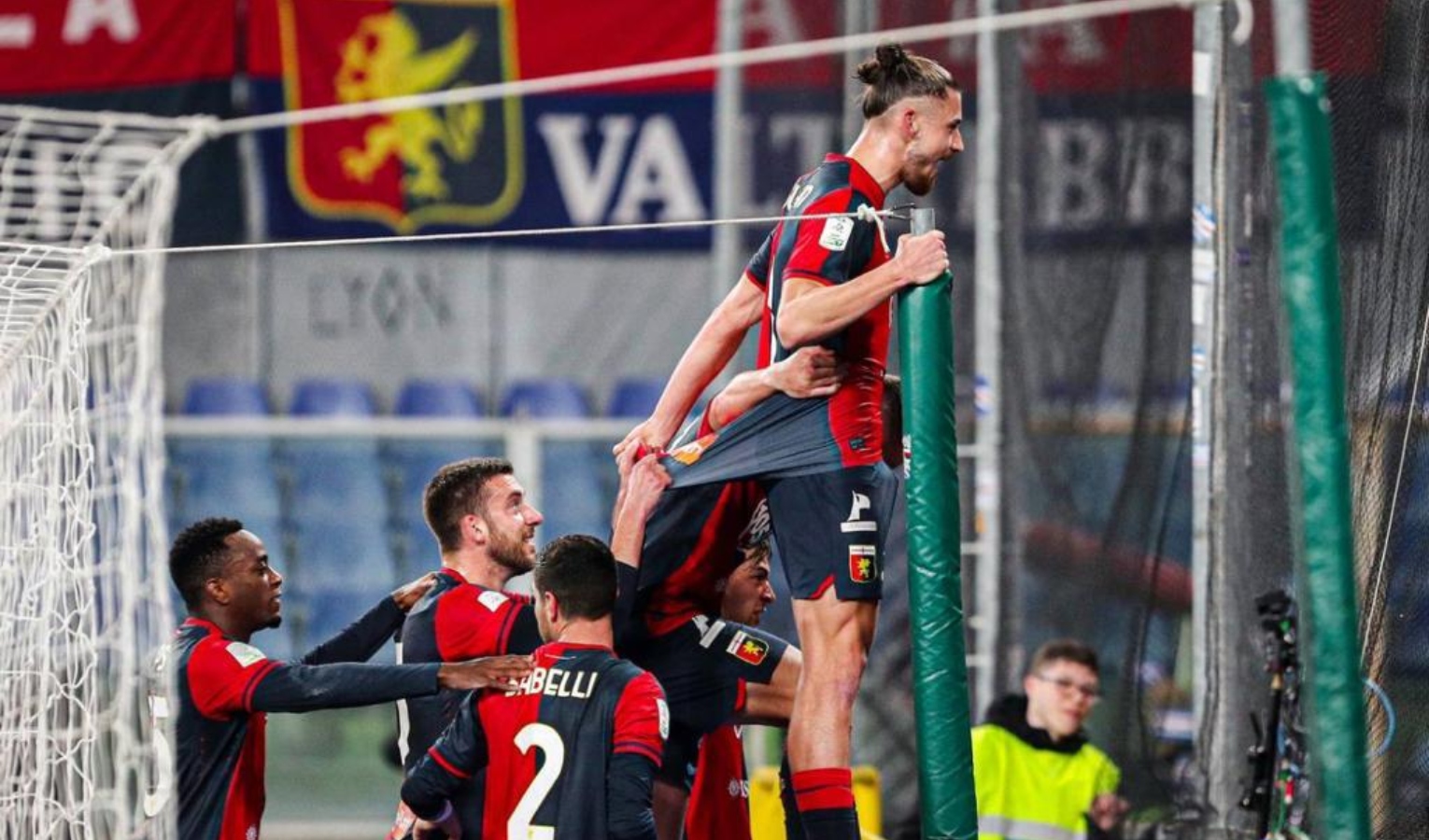 Il Genoa allunga in classifica, Perugia battuto 2-0 e +6 sul Bari
