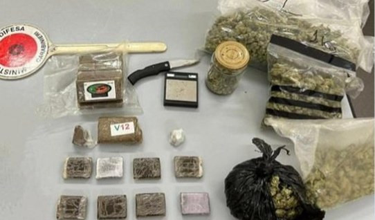 Genova, carabinieri intervengono per litigio e scoprono oltre 1 kg di droga