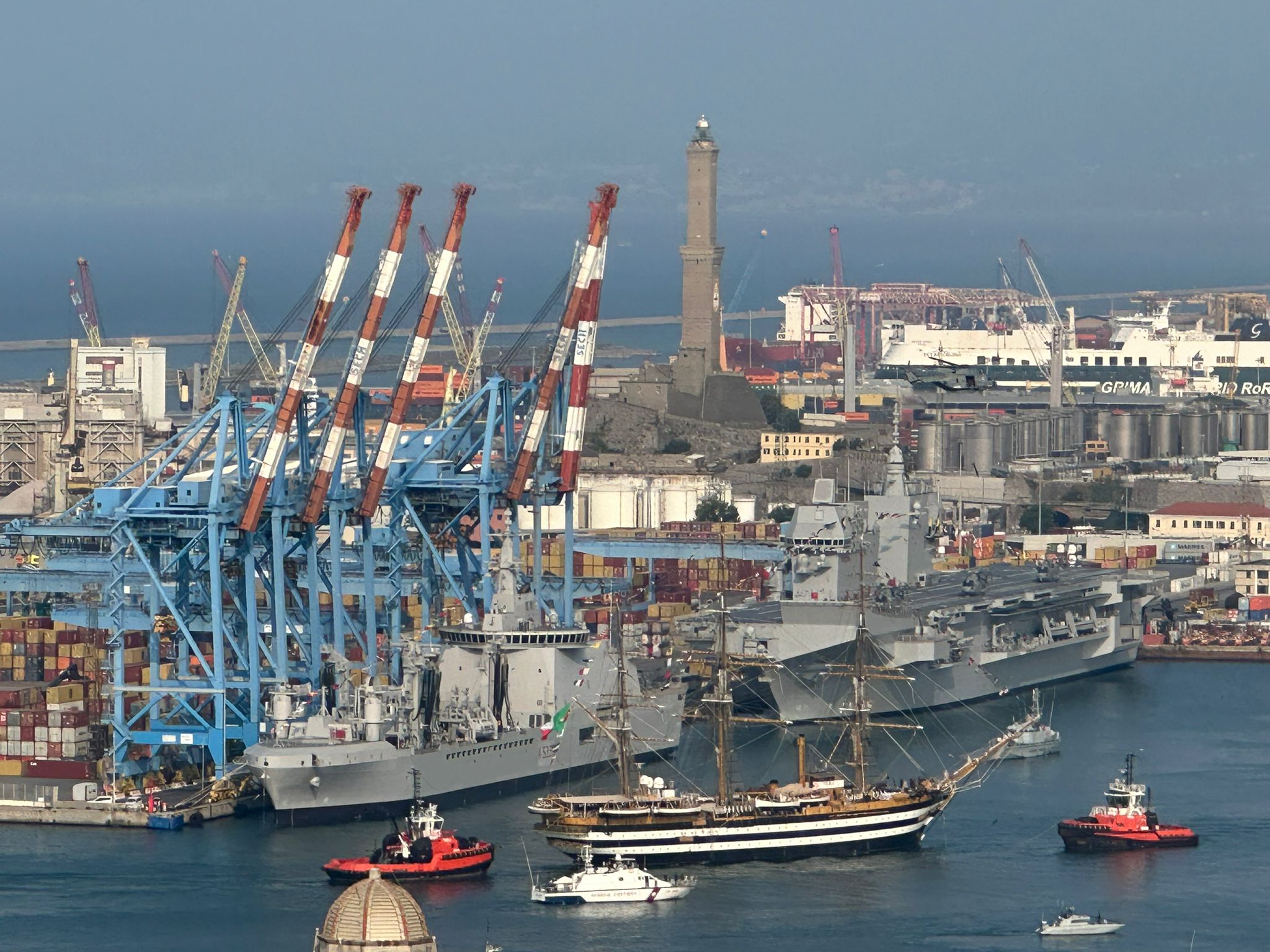 Festa della Marina, il Vespucci in porto a Genova. Atteso l'arrivo di Mattarella 