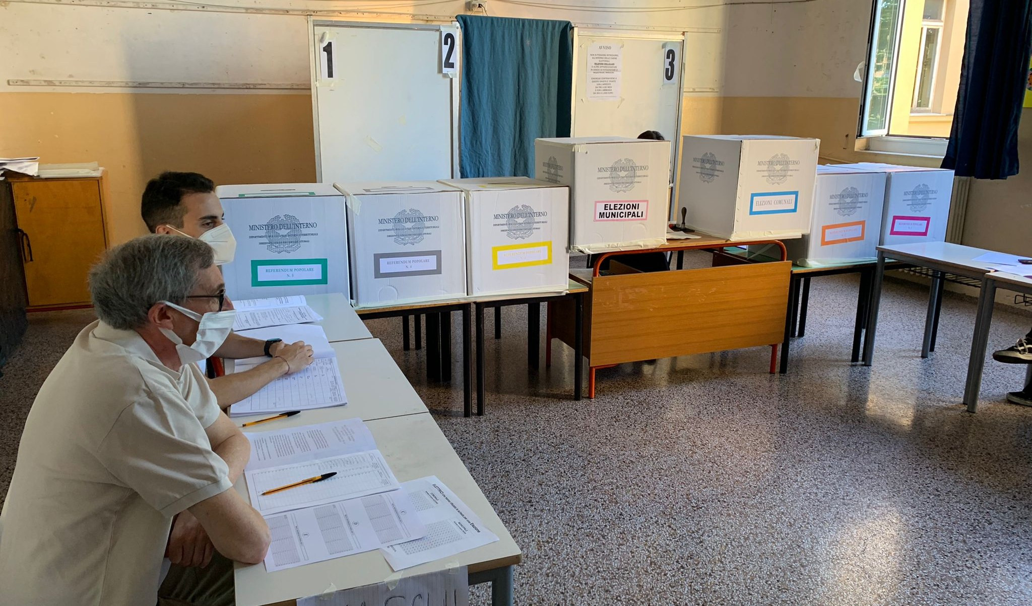 Elezioni comunali in Liguria, affluenza al 56%: persi 4 punti percentuali