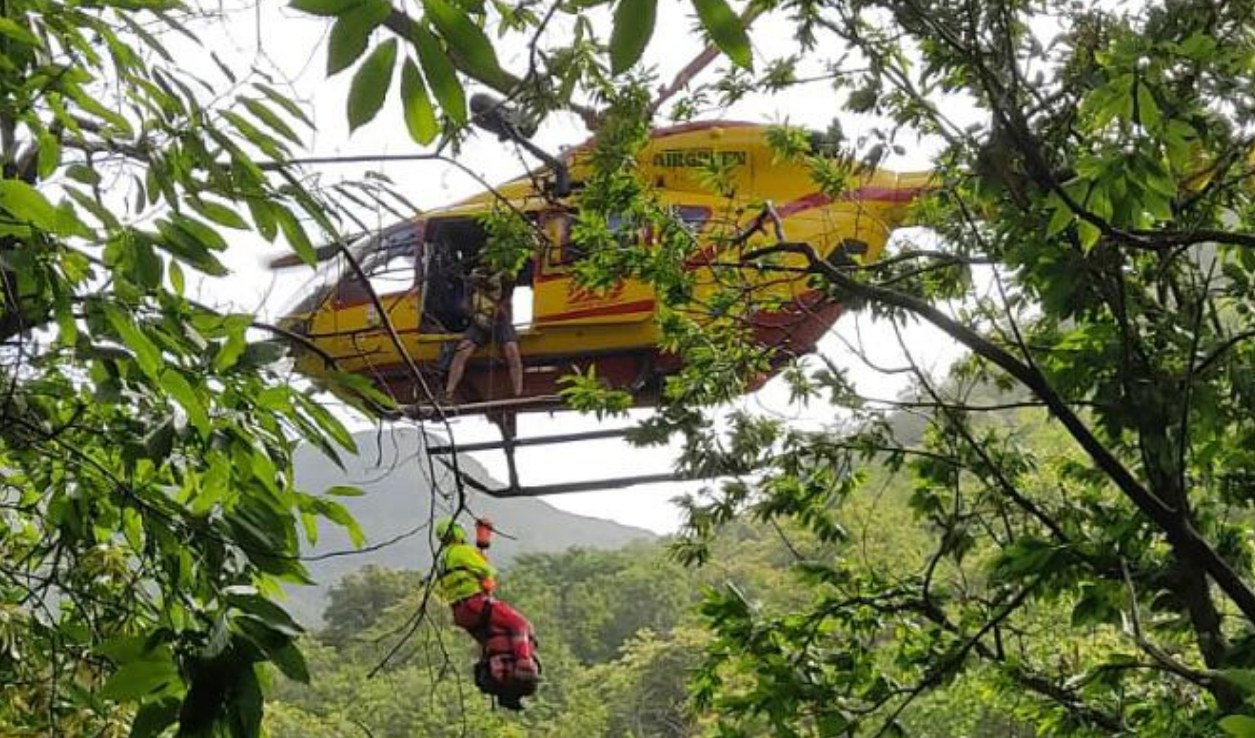 Valfontanabuona, 70enne cade per 6 metri in un acquedotto: salvato con l'elicottero