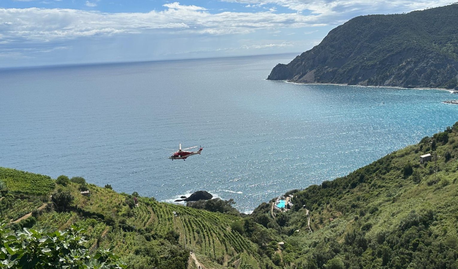 Cinque Terre, turista sbatte la testa durante crisi epilettica