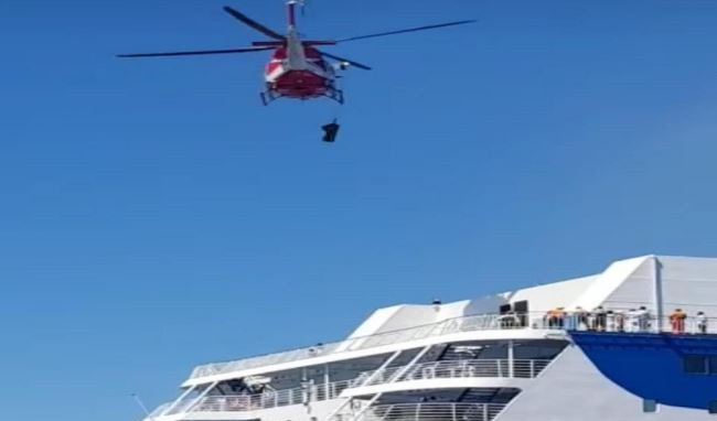Genova, passeggero colto da infarto a bordo di una nave: salvato con elicottero
