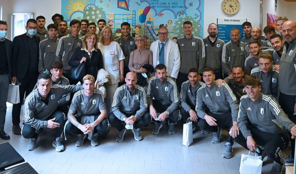 L'Entella in visita al Gaslini di Genova