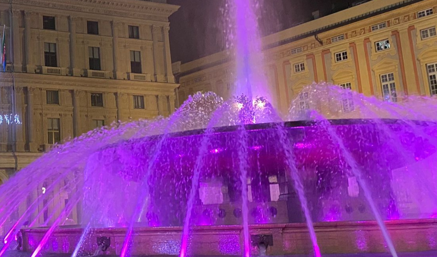 Epilessia, la fontana di De Ferrari e il castello di Nervi si colorano di viola
