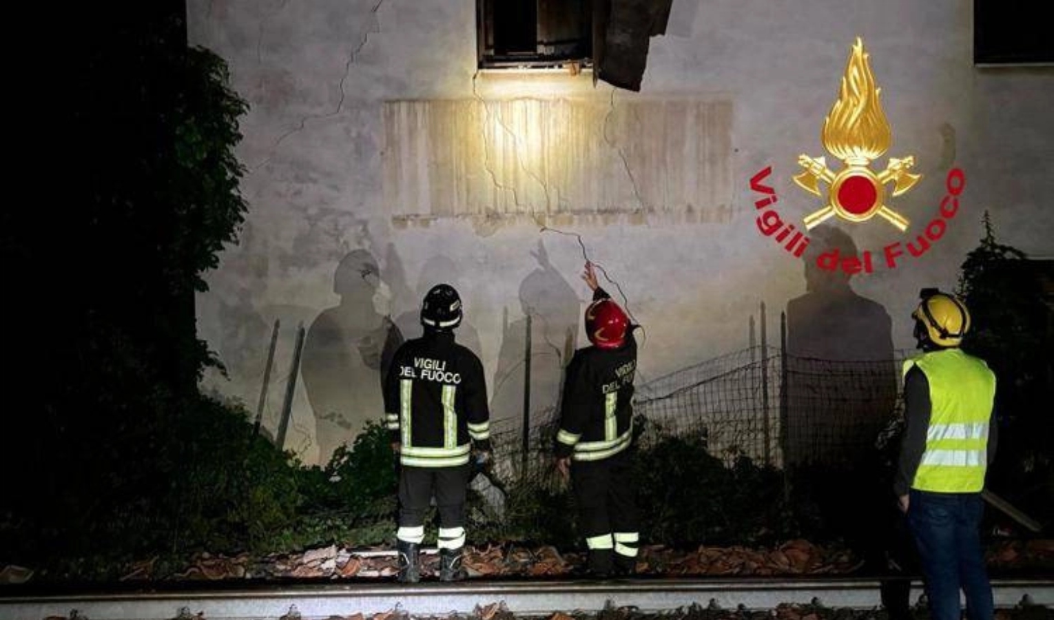 Esplode una casa a Empoli, un uomo gravemente ustionato trasferito d'urgenza a Genova 