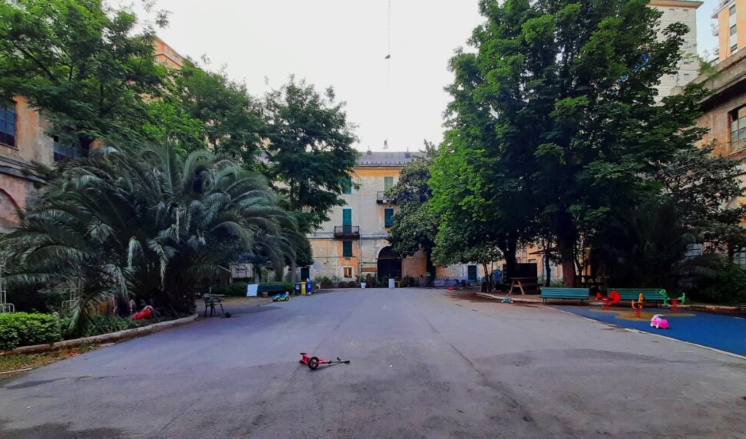 Ingresso dell'ex caserma Gavoglio
