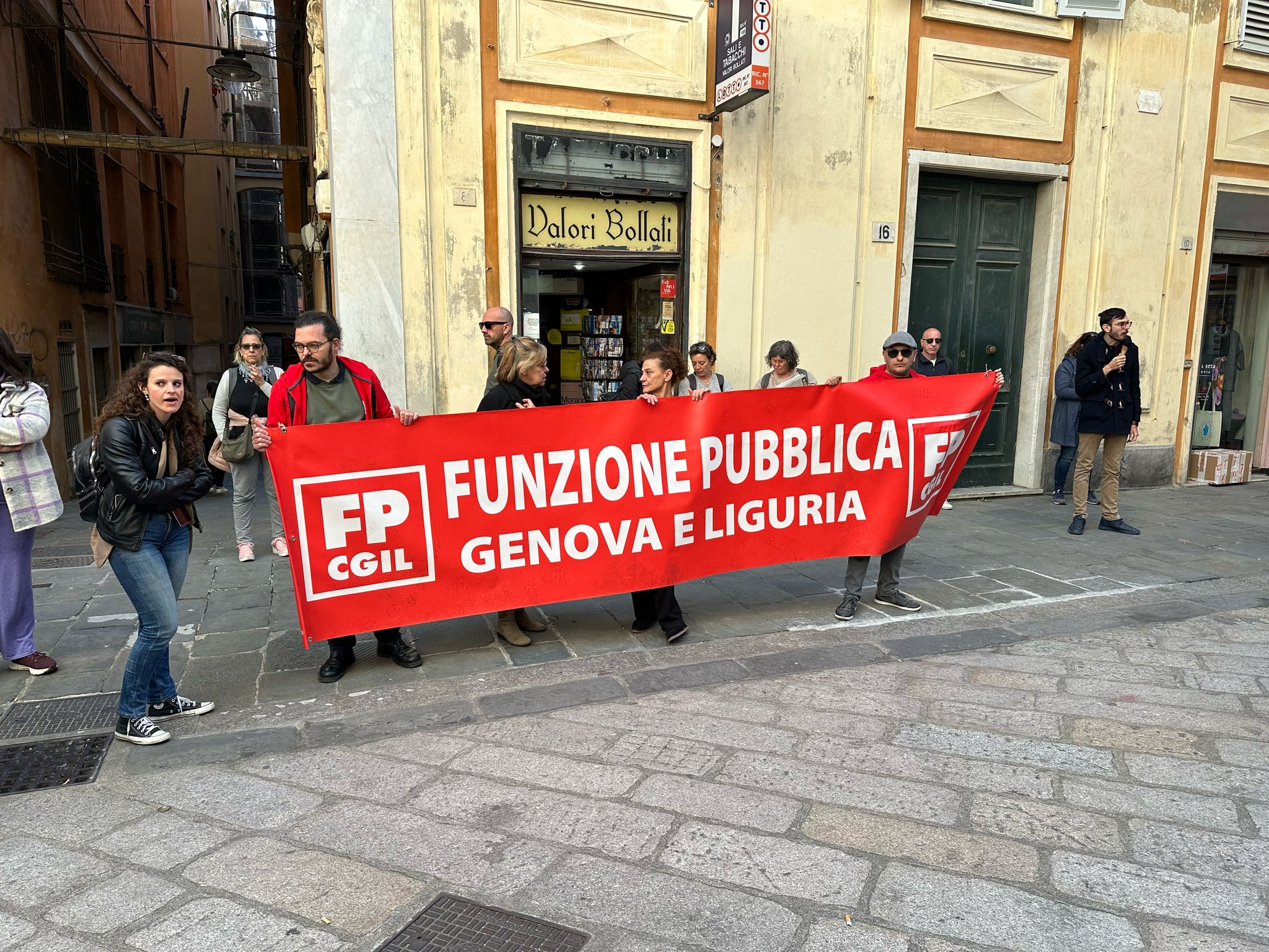 Genova, dimensionamento personale comunale: la protesta davanti a Tursi