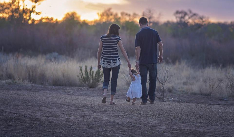 Ok al doppio cognome di madre e padre ai figli: la sentenza