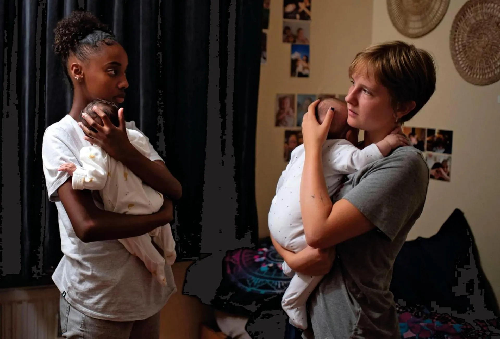 Il film della settimana: 'Giovani madri', frammenti di maternità incerte e fragili