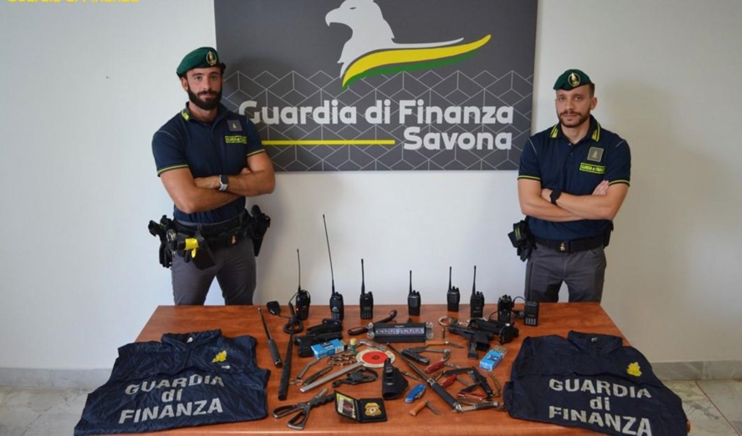 Simulano di essere poliziotti: tre giovani denunciati 