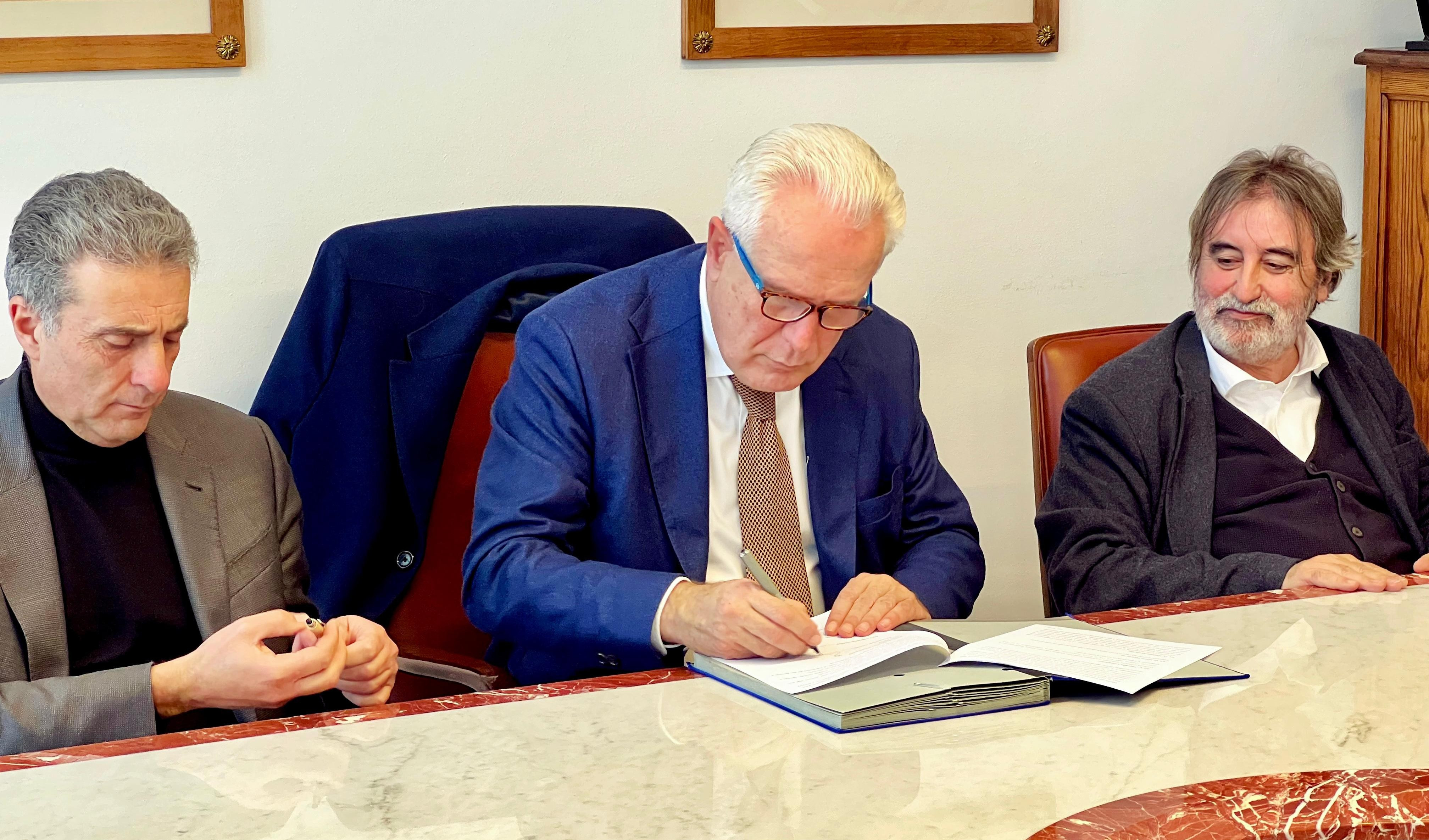 Porto Spezia-Carrara, firmato accordo per la difesa del litorale