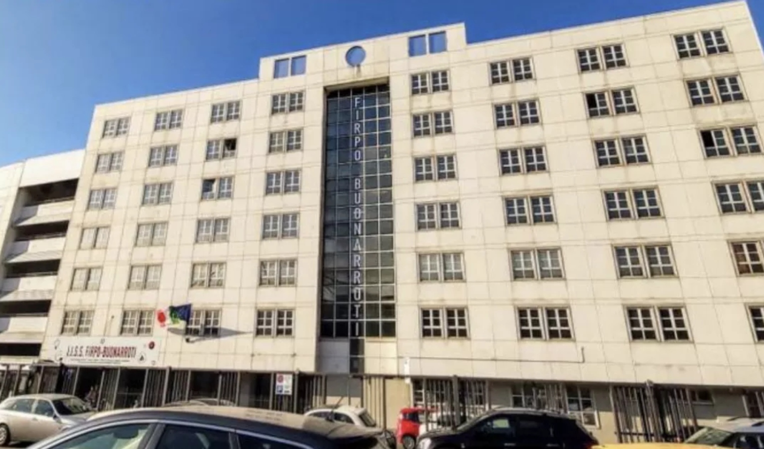 Blitz nella notte al Firpo occupato, svuotati gli estintori nelle classi. Giovane picchiato 