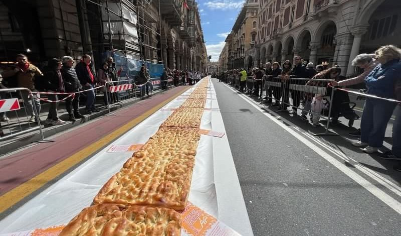 La focaccia più lunga del mondo, Genova festeggia il record