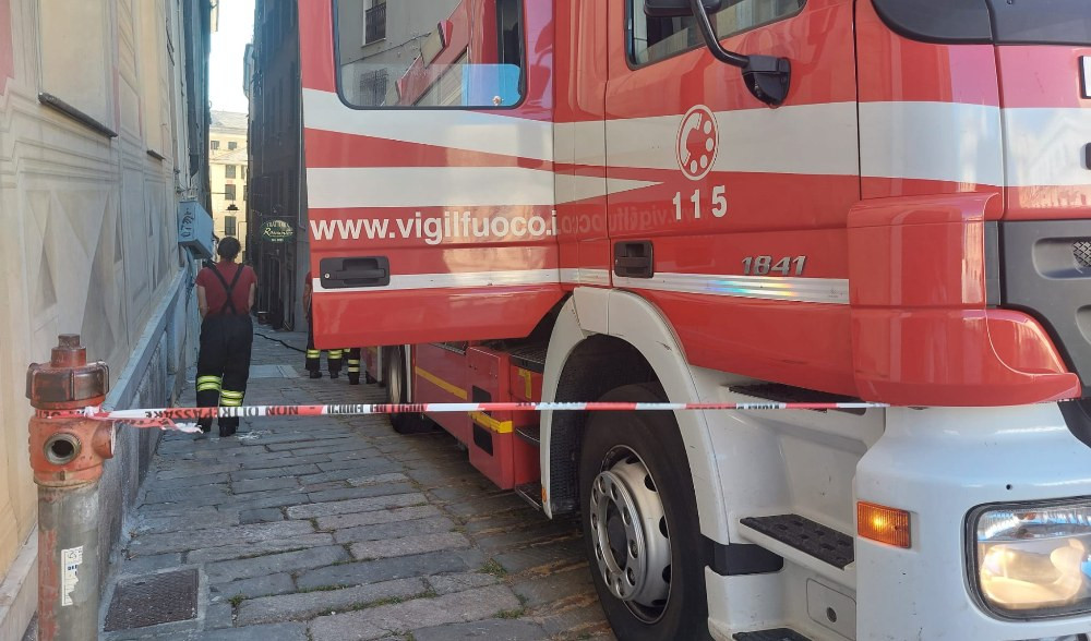 Genova, allarme bomba in salita del Fondaco per un trolley abbandonato