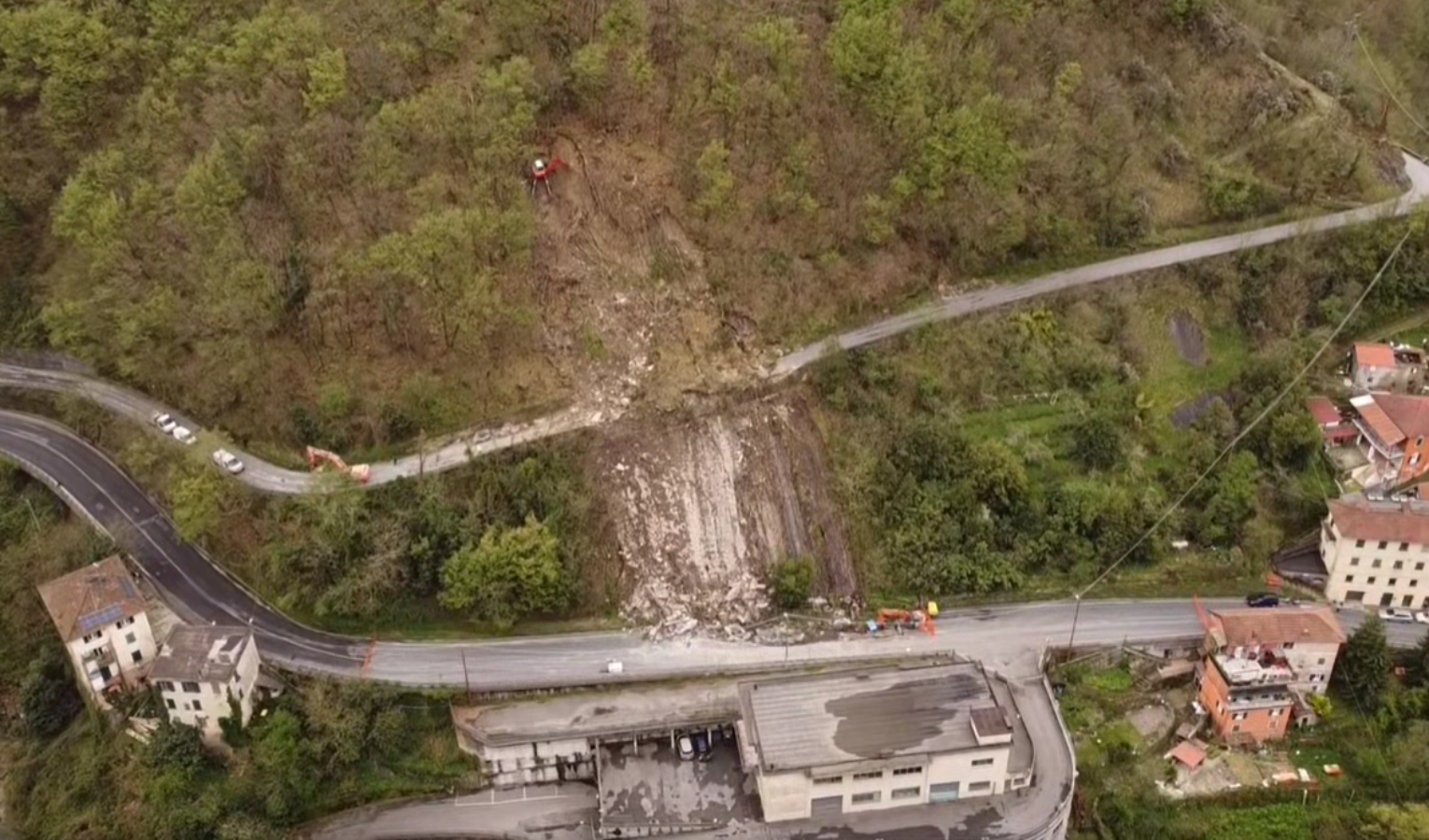 Frane, a Bargagli 400 isolati anche a piedi: ecco la situazione in Liguria 