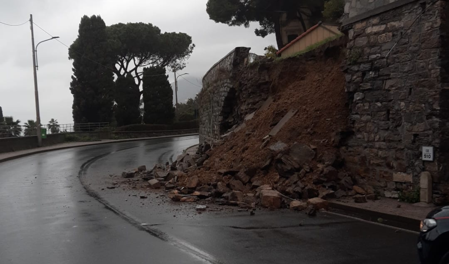 Nuova frana a Pieve Ligure, crolla muraglione