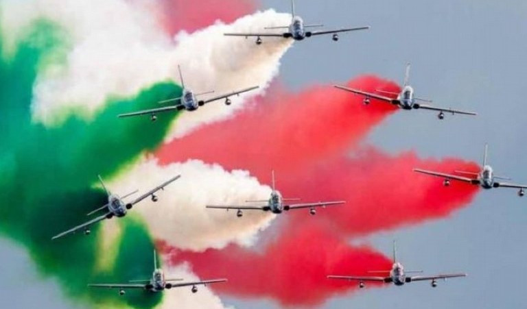 Dall'archivio storico di Primocanale, 2004: le Frecce Tricolori al 'Colombo'