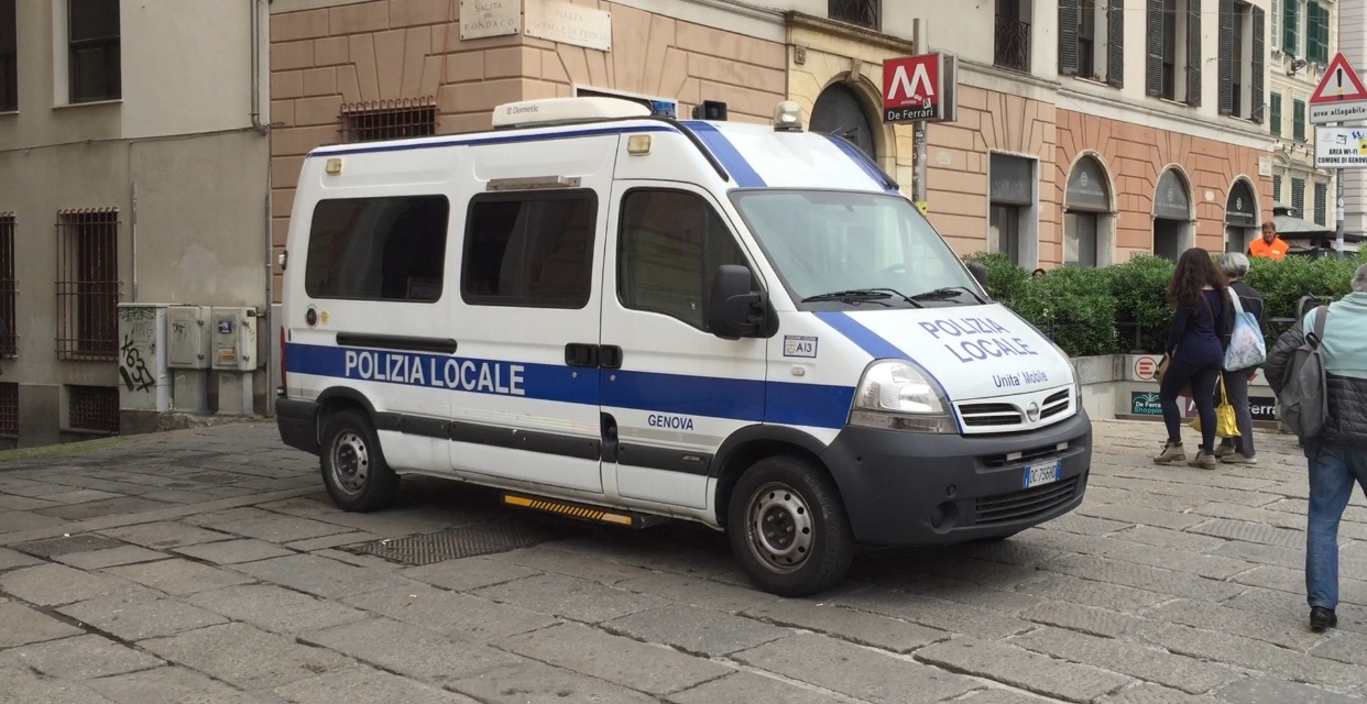 Polizia locale, sanzionato alimentari e chiuso estetista