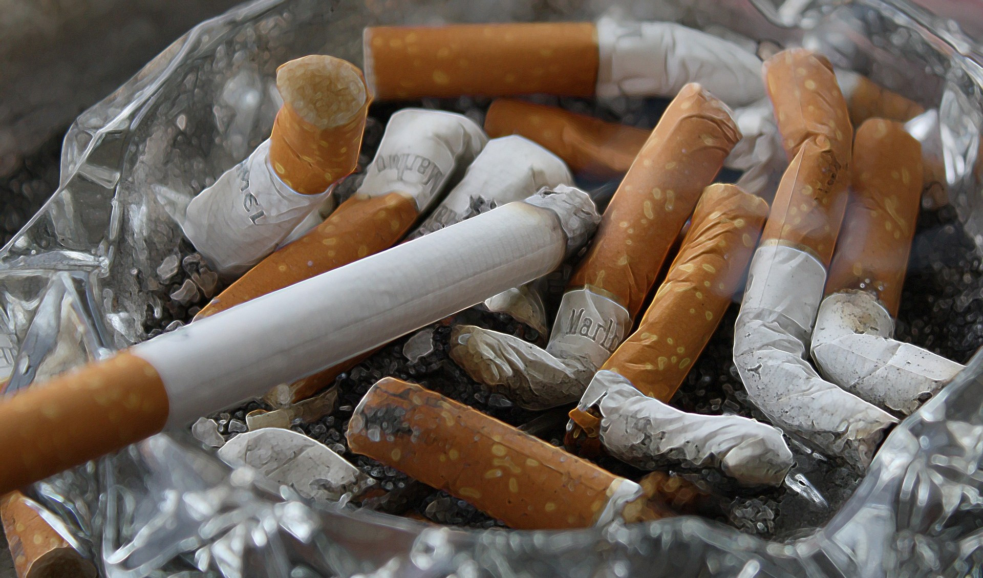 Lotta alle sigarette del governo, nuove regole per fumatori e 