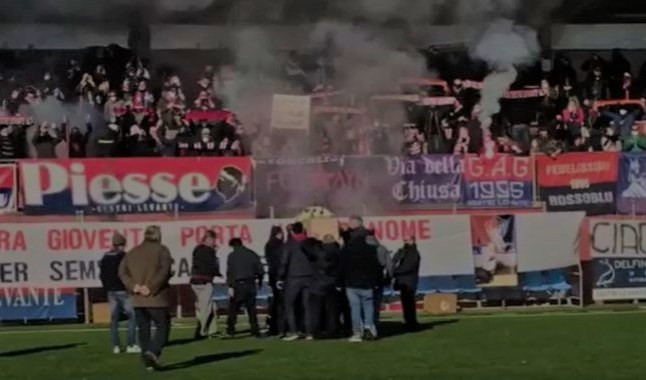 Sestri Levante, i tifosi salutano 