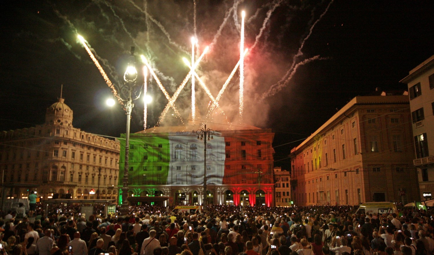 2 giugno tra musica, giochi di luci e fuochi d'artificio - la fotogallery